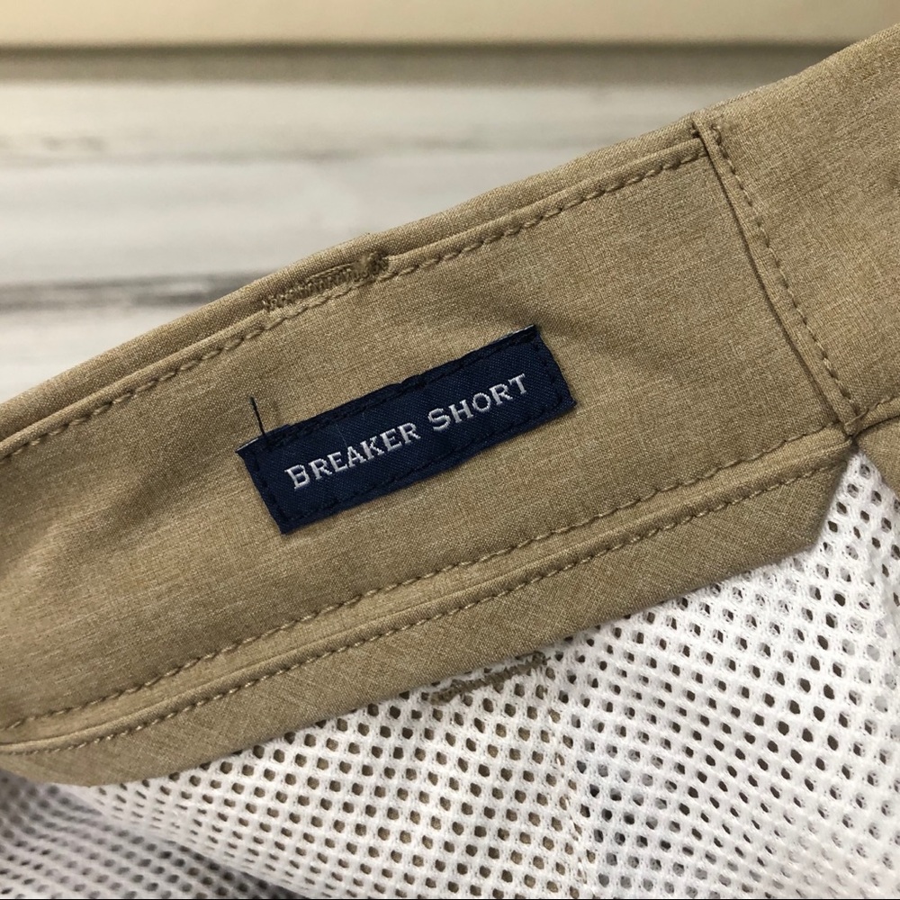 Vineyard Vines 10” Preformance Breaker Khaki NWT - Picture 9 of 13